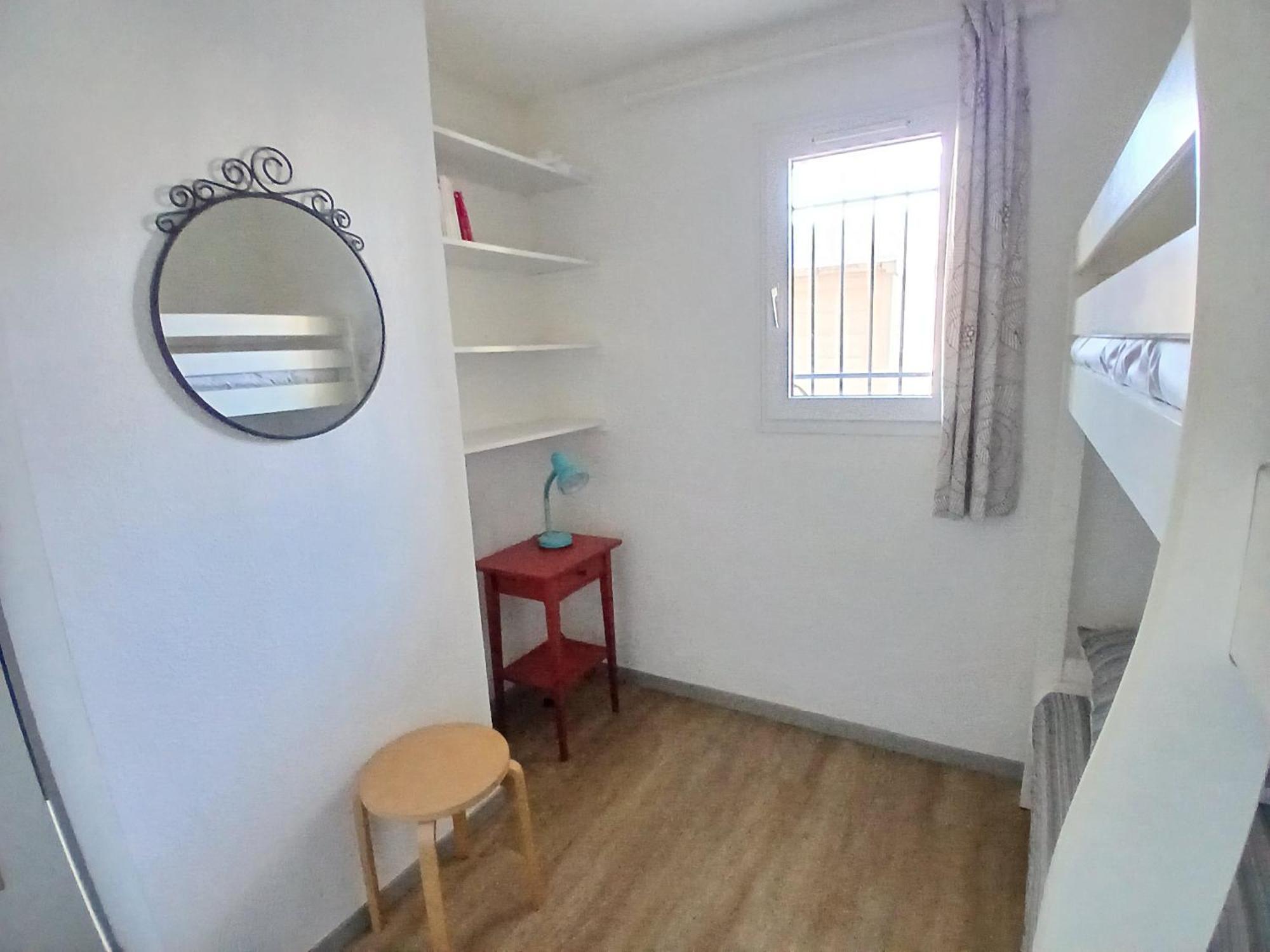 Plain-pied Jardin 6 Personnes Clim Vue Parking Wifi Terrasse Piscine Dans La