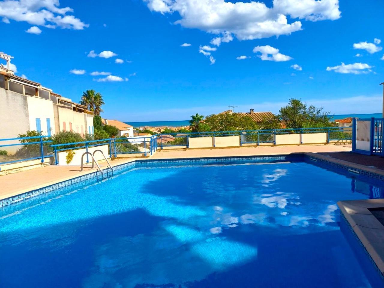 Plain-pied Jardin 6 Personnes Clim Vue Parking Wifi Terrasse Piscine Dans La Apartment *