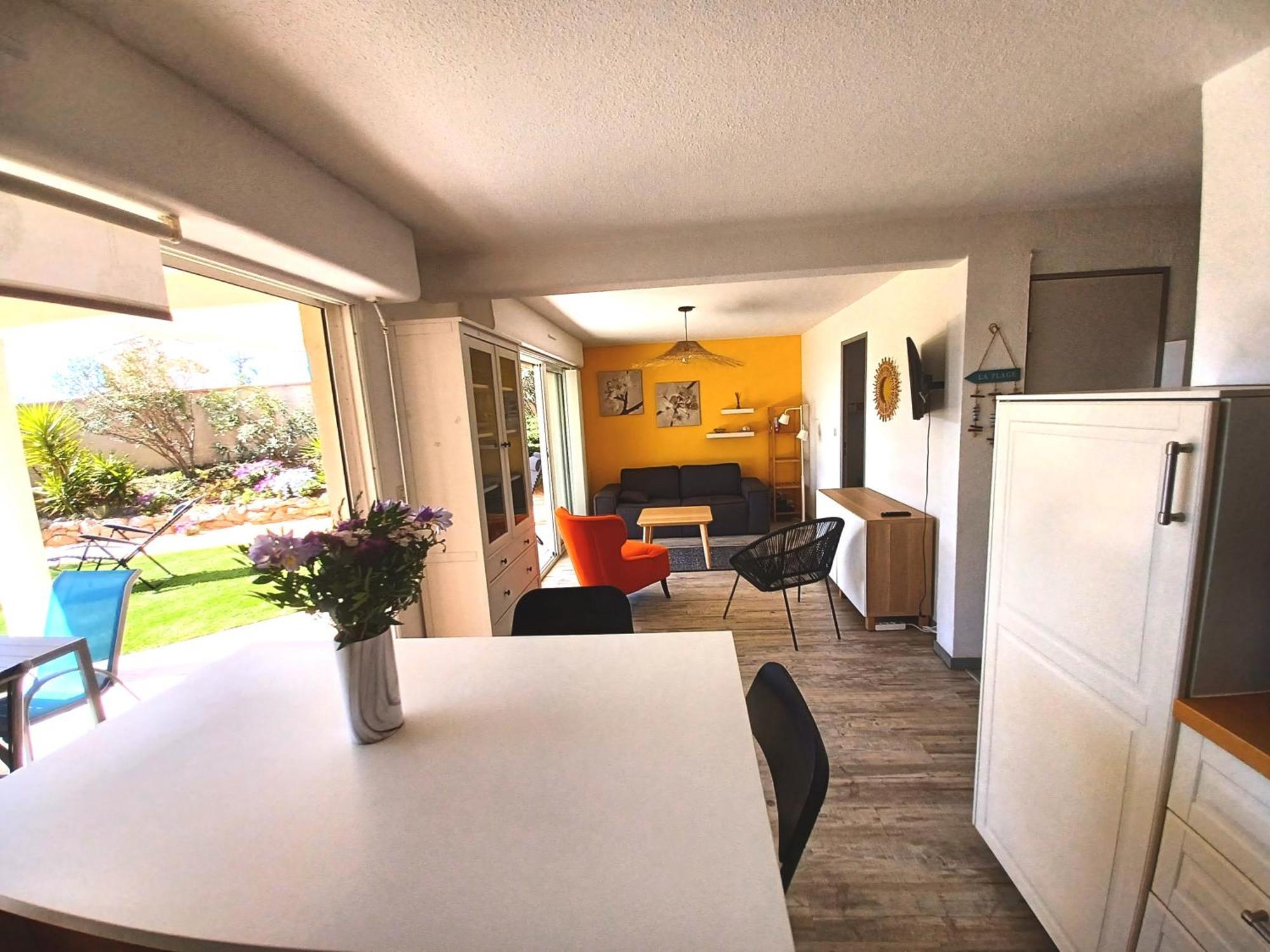 Plain-pied Jardin 6 Personnes Clim Vue Parking Wifi Terrasse Piscine Dans La Saint-Pierre-la-Mer (Aude)