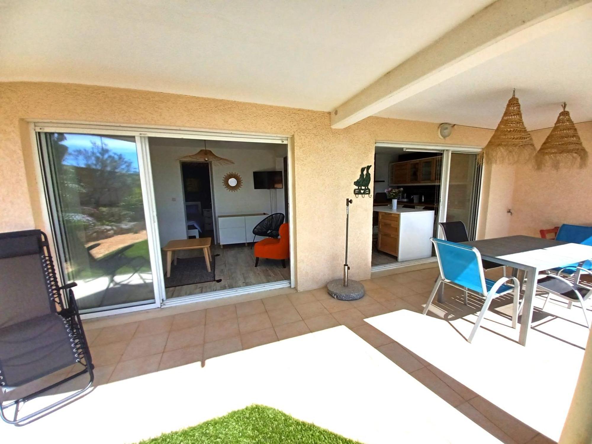 Apartment Plain-pied Jardin 6 Personnes Clim Vue Parking Wifi Terrasse Piscine Dans La