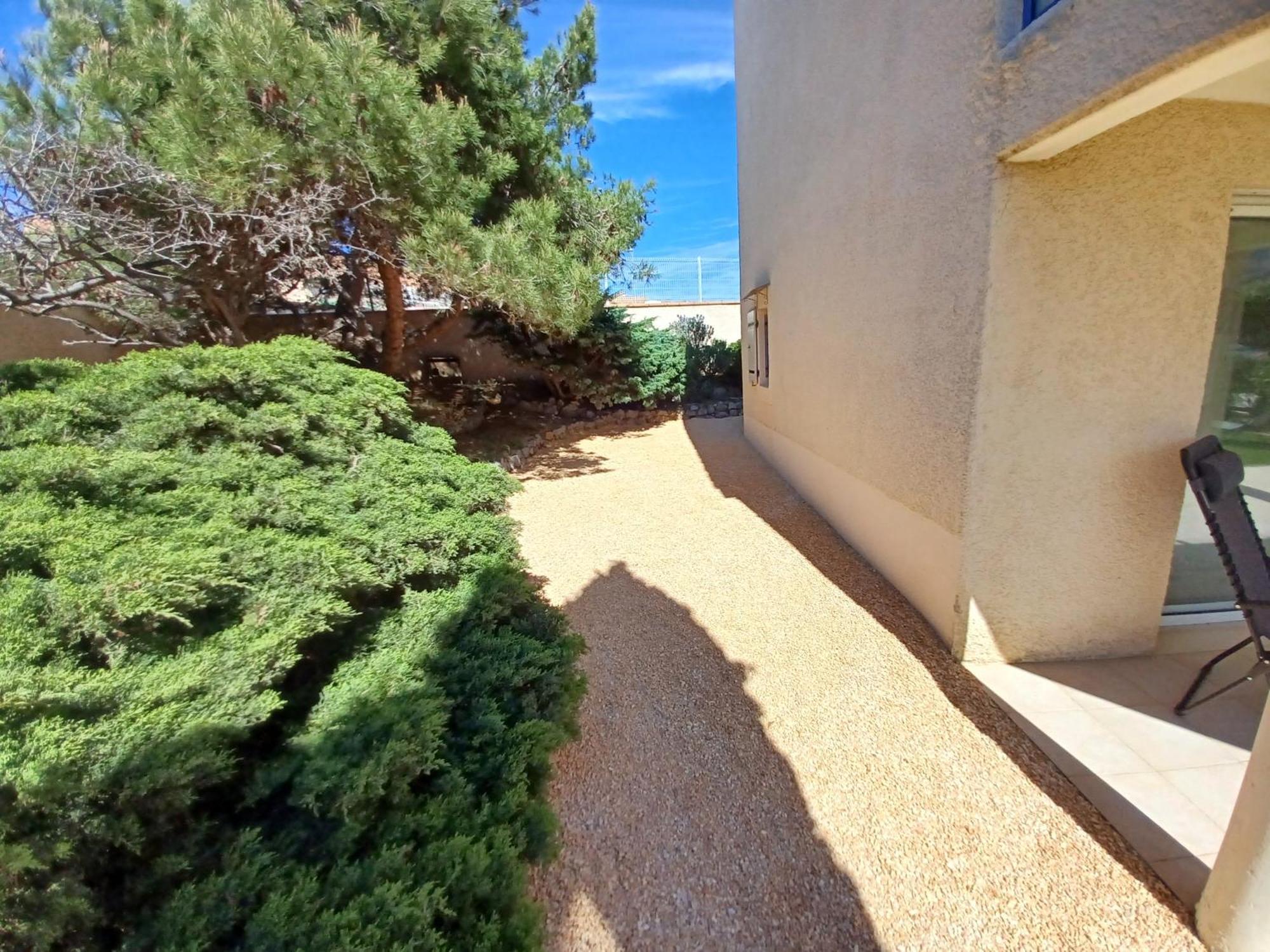 Plain-pied Jardin 6 Personnes Clim Vue Parking Wifi Terrasse Piscine Dans La