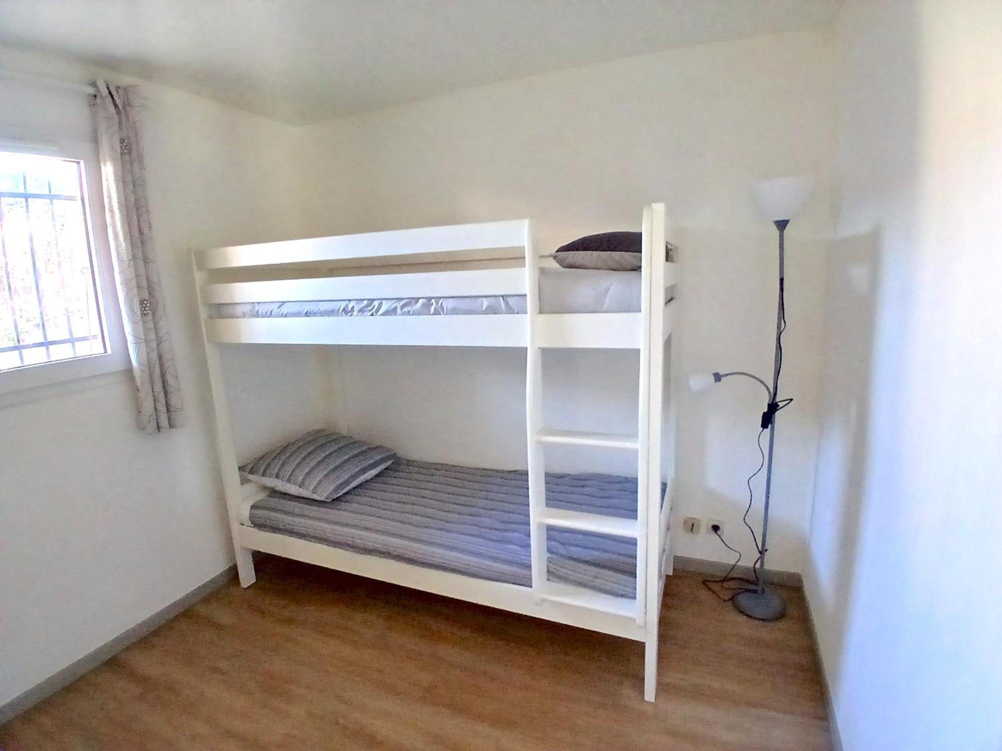 Plain-pied Jardin 6 Personnes Clim Vue Parking Wifi Terrasse Piscine Dans La Apartment
